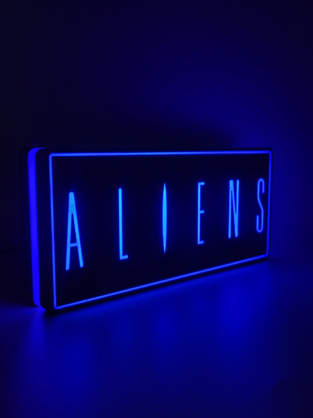 Aliens Blue Light Box Sign
